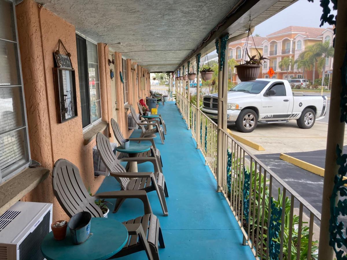 Michaels Siesta Motel São Petersburgo Exterior foto